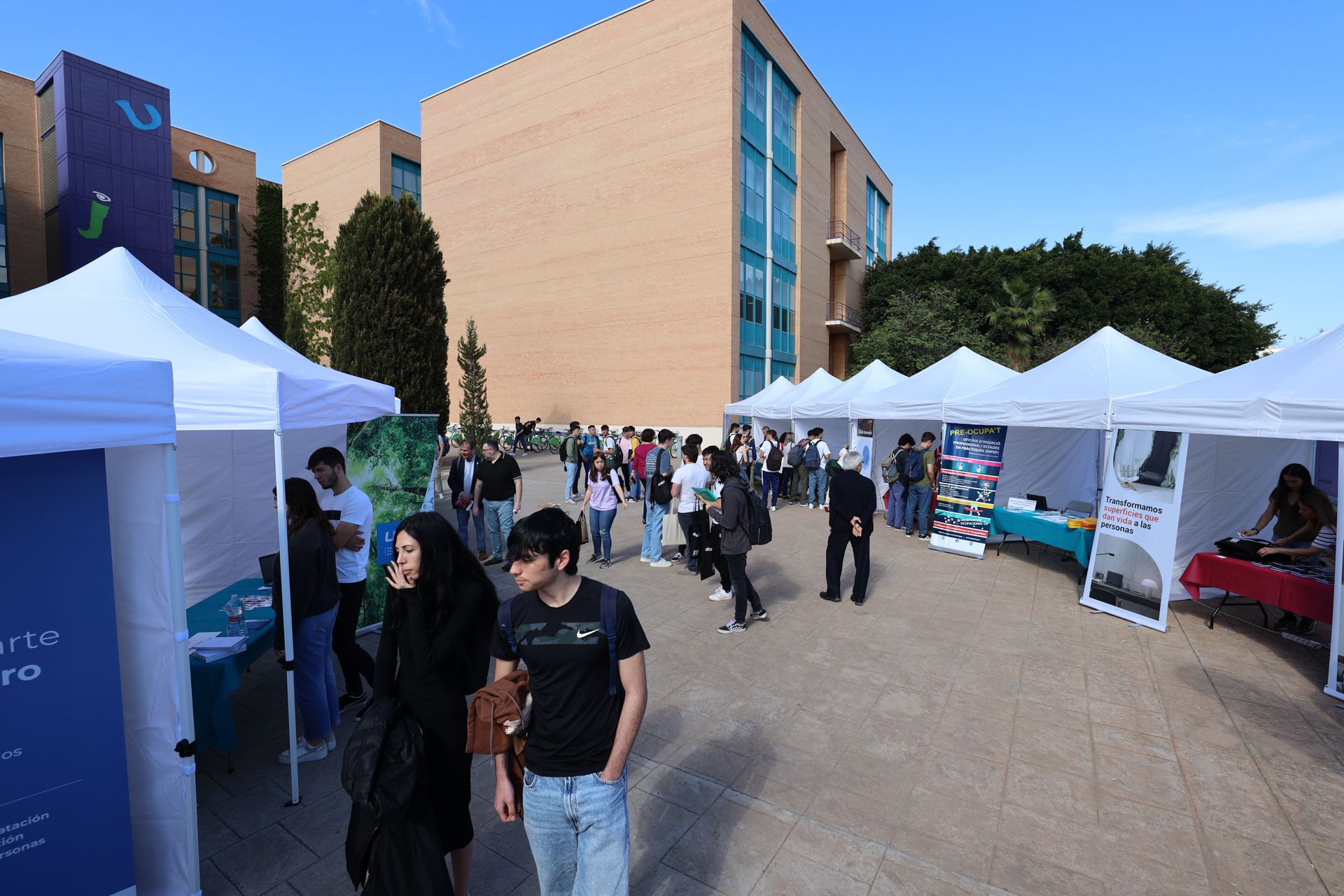 Más de mil universitarios aspiran a un empleo en la industria 5.0 de Castellón. Así ha sido la Feria de Empresas de la UJI.