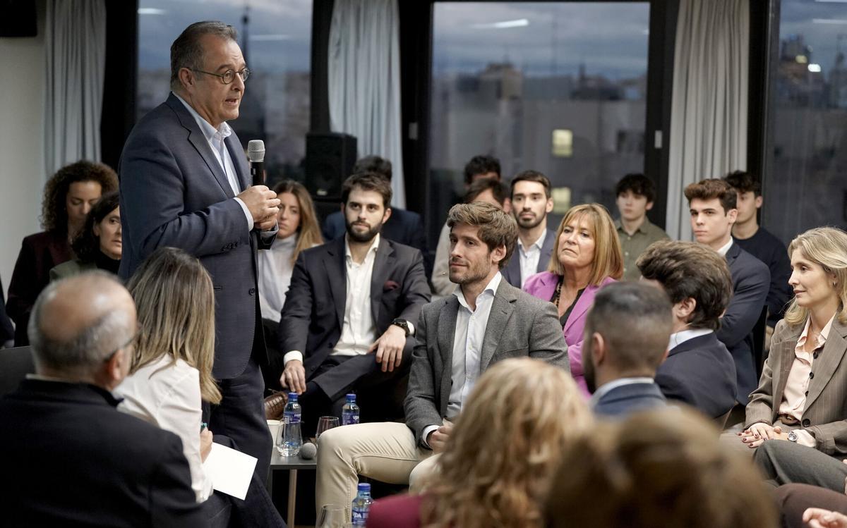 Madrid. 06.11. Evento Diálogos (im)posibles en el que han participado María Márquez, portavoz del PSOE en el Parlamento de Andalucía, Juan Carlos Caballero, portavoz del PP en el Ayuntamiento de Valencia, Albert Sáez, director de El Periódico, y Nacho Corredor, socio y vicepresidente de beBartlet.