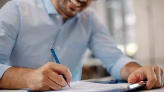 ¿Qué pasa con tus vacaciones si la empresa cierra en verano?