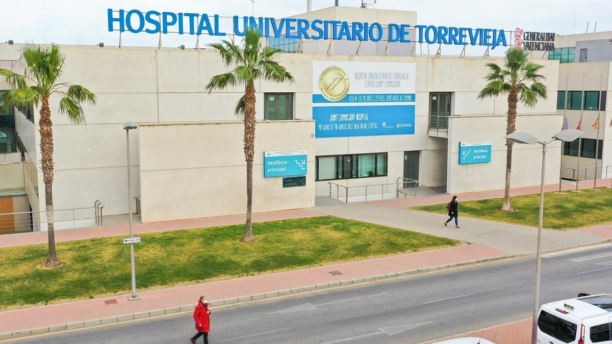 El hospital de Torrevieja, que ya vuelve a ser de gestión pública.