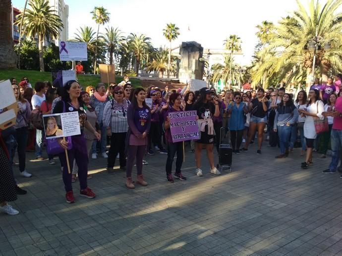 Nueva concentración en La Feria contra la libertad provisional de 'La Manada'