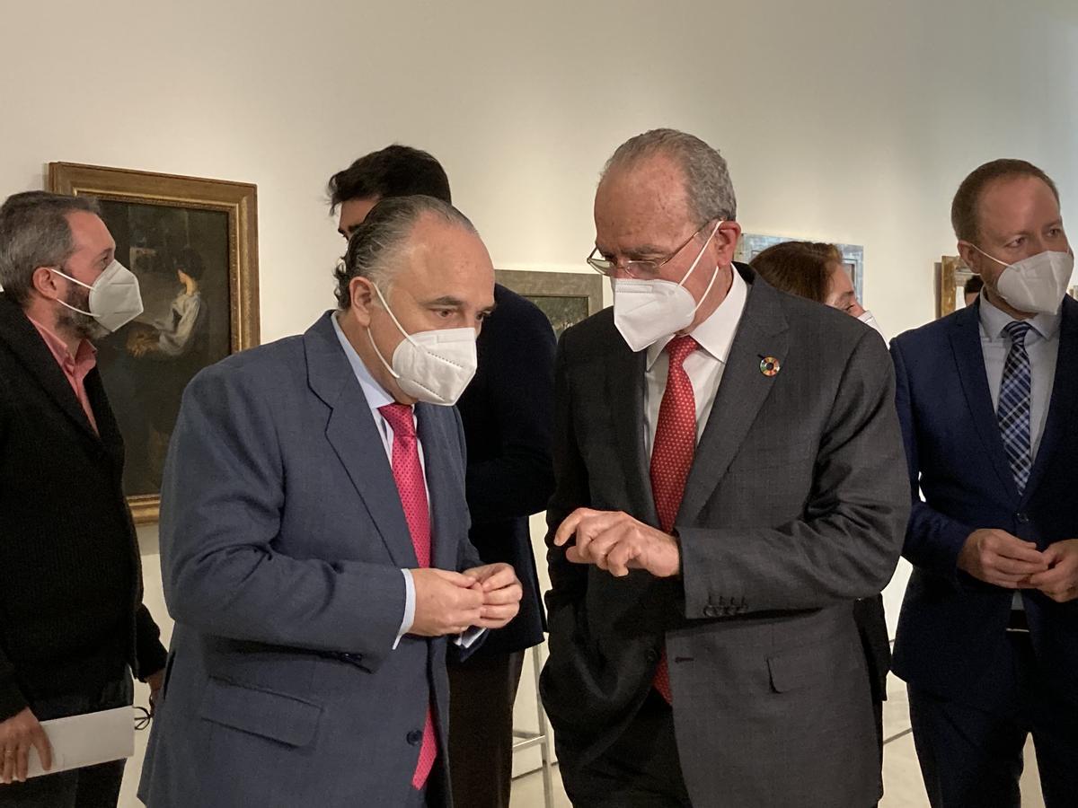 Juan Ignacio Zafra y Francisco de la Torre minutos previos a la rueda de prensa de este viernes en el Thyssen.