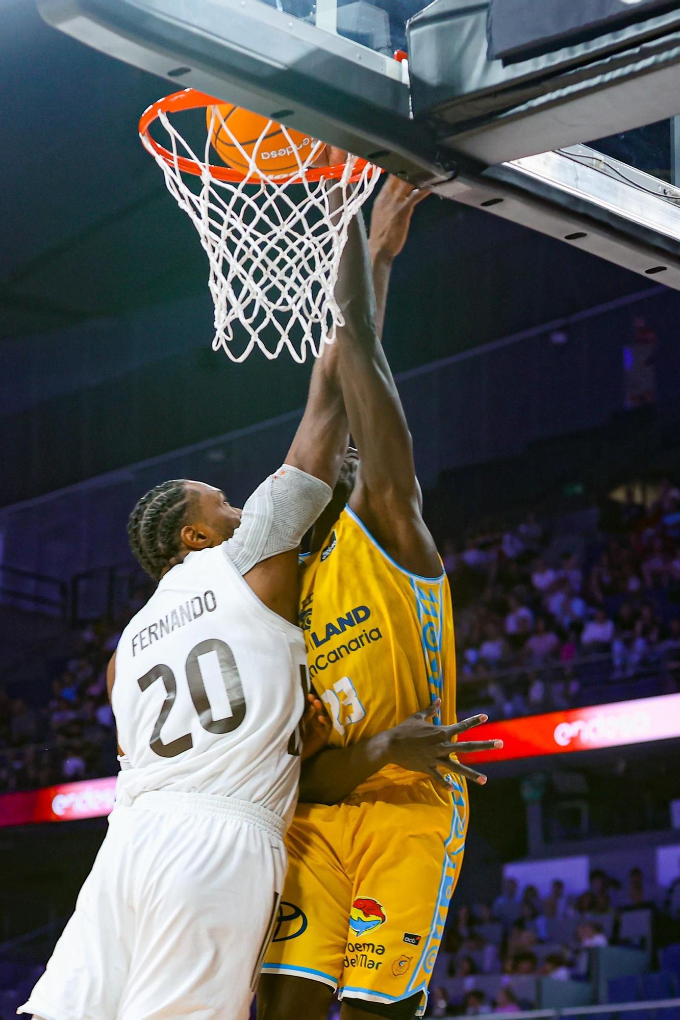 Galería del debut liguero del CB Gran Canaria ante el Real Madrid