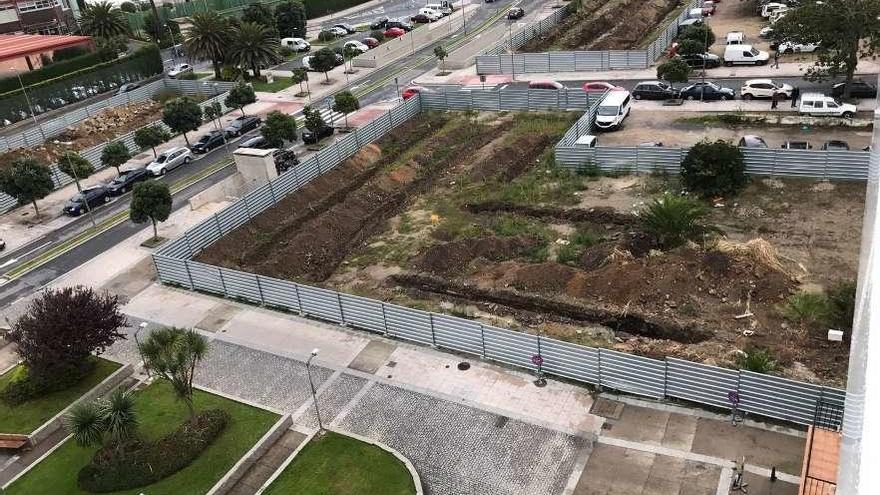 Vista de una de las parcelas de A Maestranza en el momento de búsqueda de restos arqueológicos.