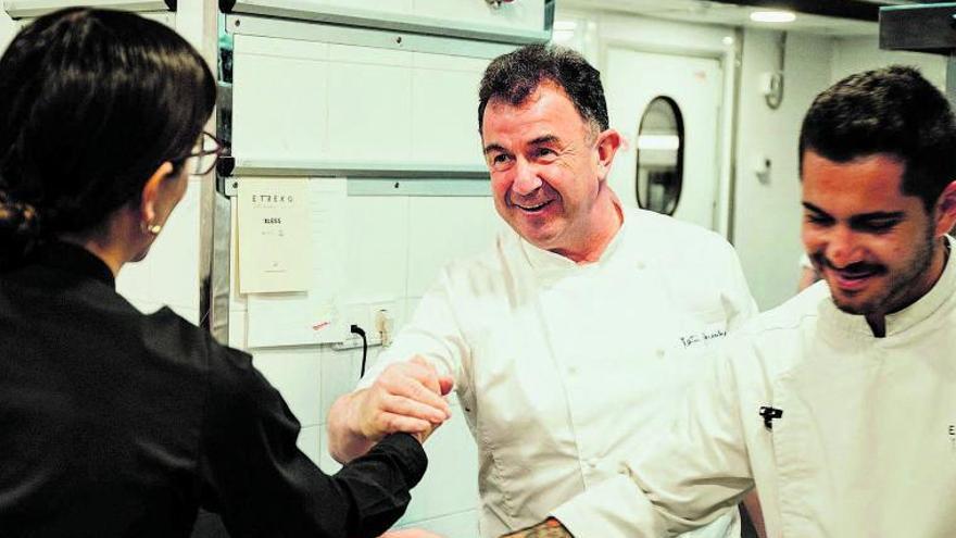 Martín Berasategui in the kitchens at Etxeko, in Bless Hotel Ibiza. | BLESS HOTEL IBIZA