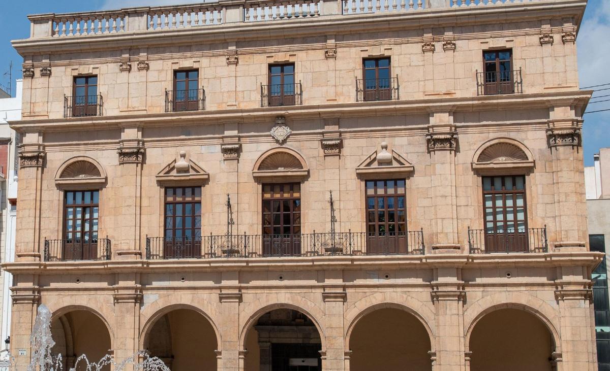 Fachada del Ayuntamiento de Castelló.