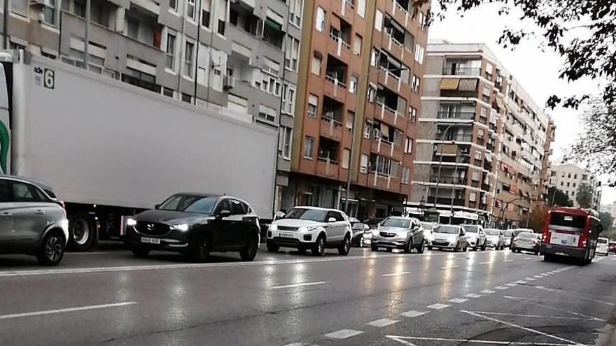 Aspecto de la calle Archiduque Carlos, esta mañana, en València.