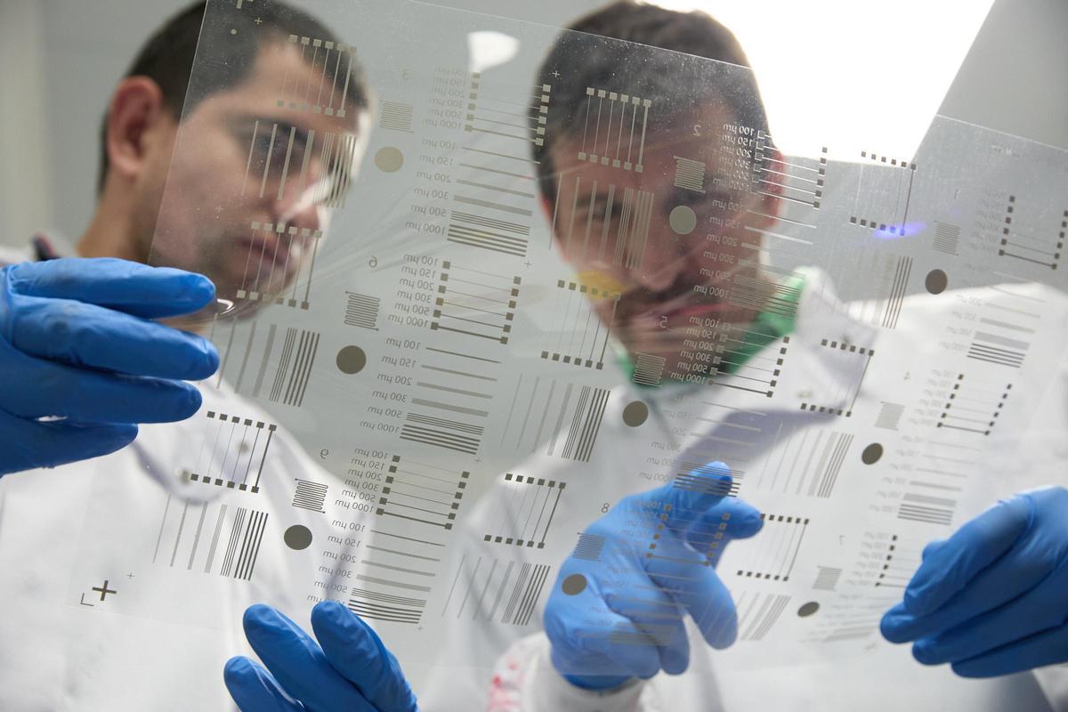 Pruebas de la electrónica empresa que elabora Thinex Rotimpress