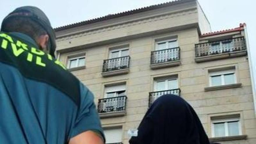 El detenido, antes de entrar en el juzgado ayer.