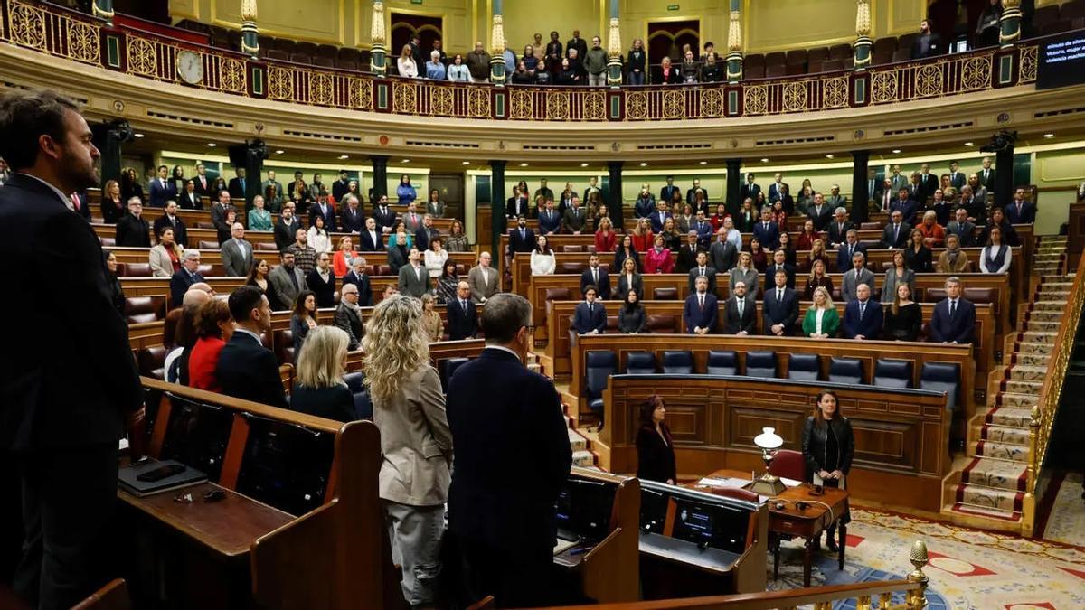Minuto de silencio en el Congreso este martes en memoria de las 45 víctimas de la tragedia ferroviaria de Adamuz.