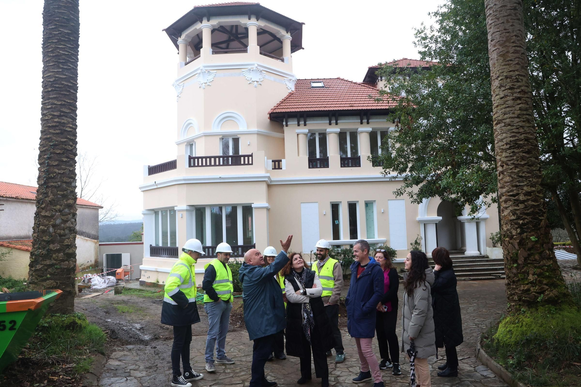 Visita a Finca Os Loureiros, sede del futuro Pazo da Cultura de Abegondo