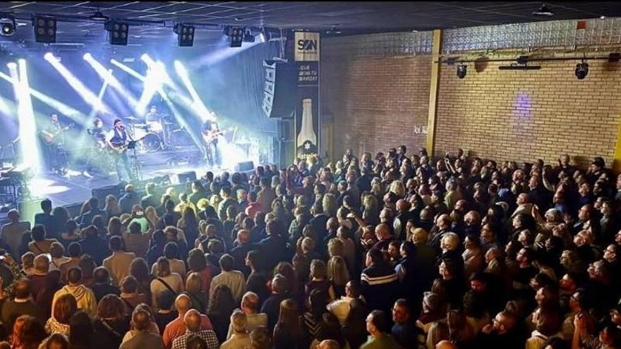 Los Secretos repasan sus grandes éxitos en un vibrante concierto: &quot;¡Gracias Córdoba!&quot;