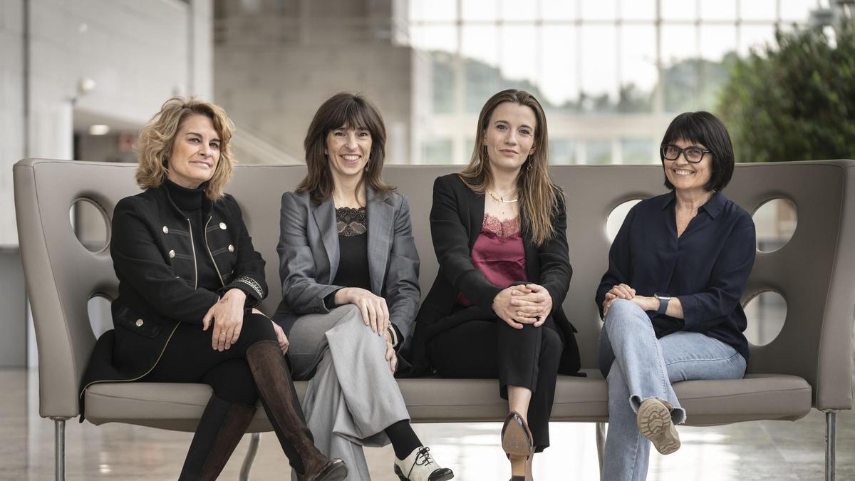 Sofía Grande i Pilar Rius de la AMM, la subdirectora del Palau Nieves Pascual i Pilar Parreño (AMM).