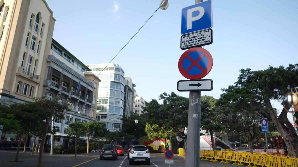 Zona de carga y descarga de mercancías en Santa Cruz de Tenerife.