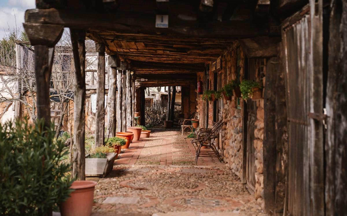 El pueblo que construyó un hombre solo