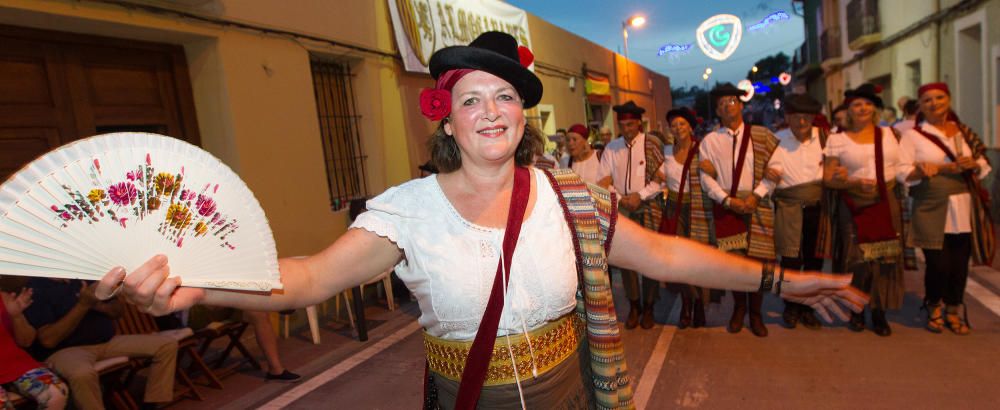 La Entrada de las huestes de la cruz y de la media luna contó con la participación de más de 190 festeros.