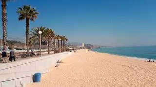 Las playas más impresionantes a las que puedes llegar en tren desde Barcelona