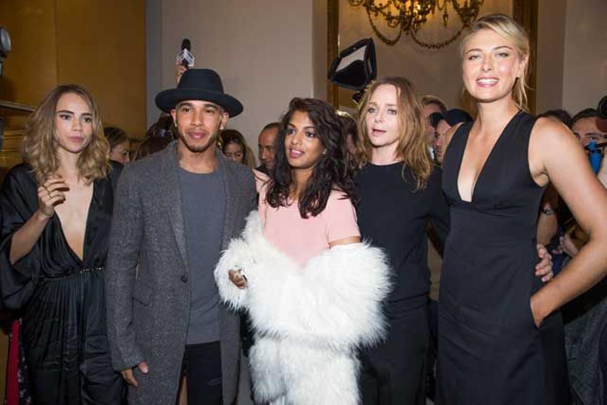 Suki Waterhouse, Lewis Hamilton, M.I.A., Stella McCartney y Maria Sharapova, en el desfile de Stella McCartney en la PFW.