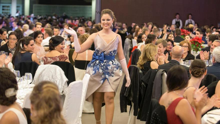 La Bellea del Foc, Ana Belén Castelló, en la cena de Fogueres en Nadal