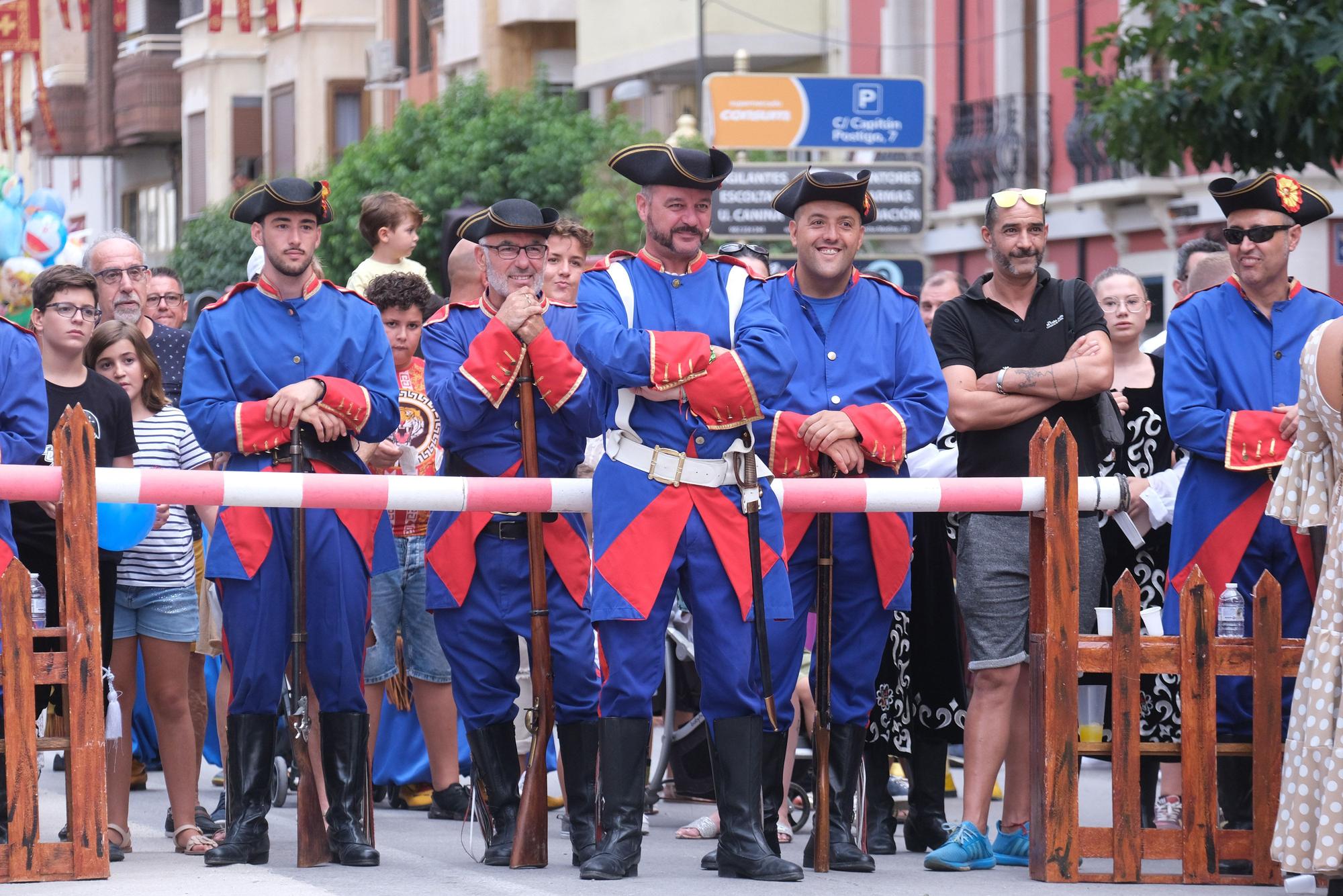 Así ha sido el tradicional Contrabando de la comparsa de Andaluces en los Moros y Cristianos de Villena