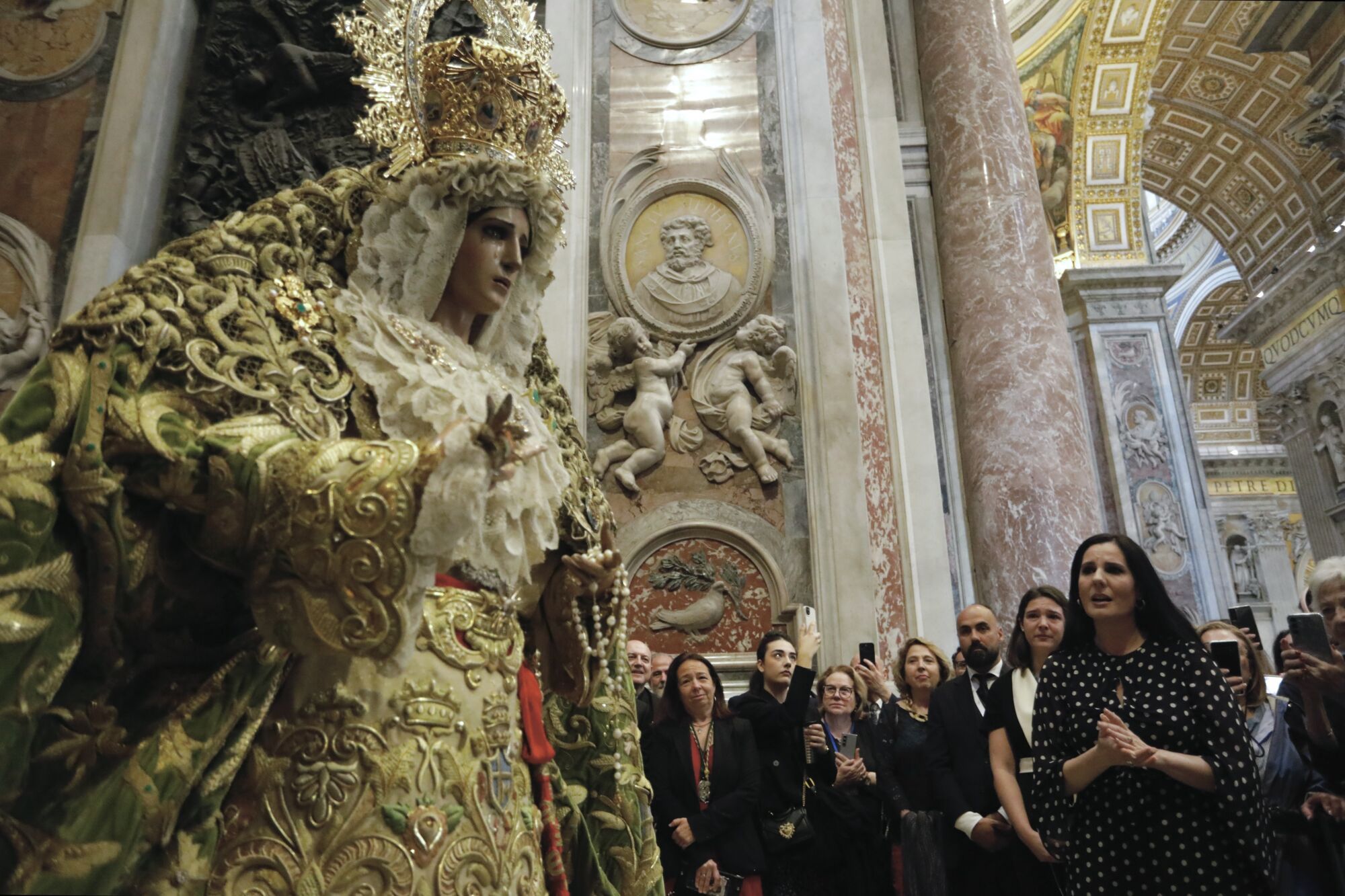 Fotos de la misa de las diócesis de la Esperanza y el Cachorro que abre el Jubileo de las Cofradías en Roma 