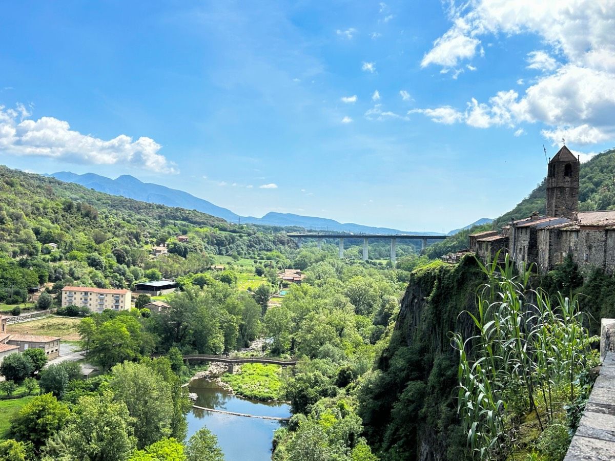 La naturaleza que rodea Castellfollit de la Roca