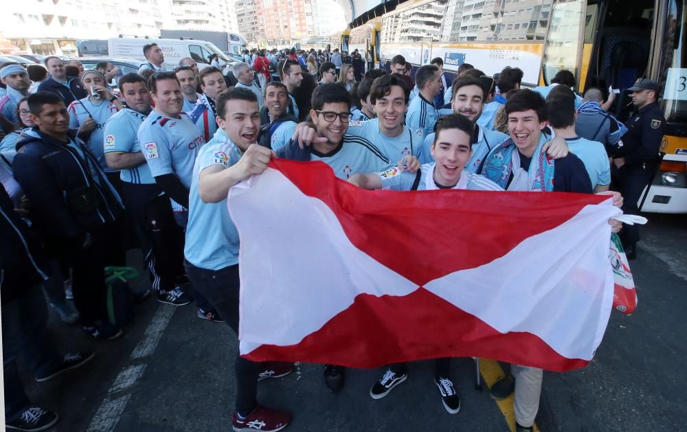 La afición del Celta camino de Riazor