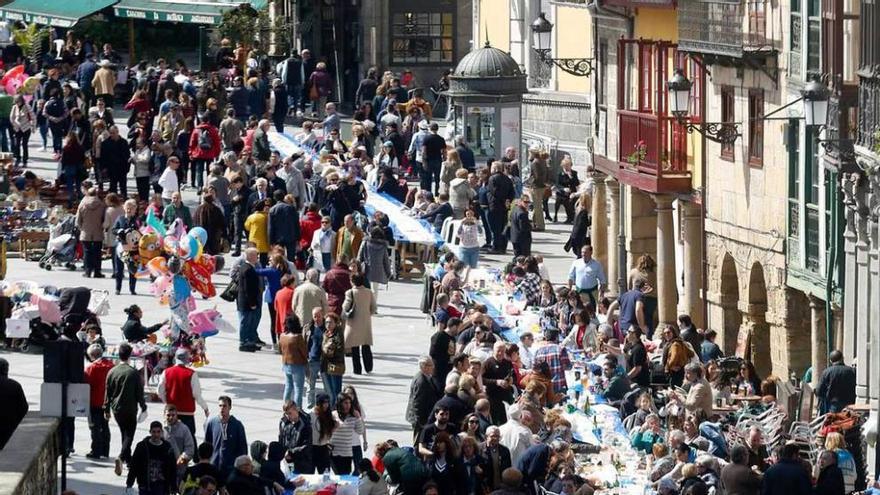 Sobre estas líneas, aspecto que presentaban las calles San Francisco y Galiana.