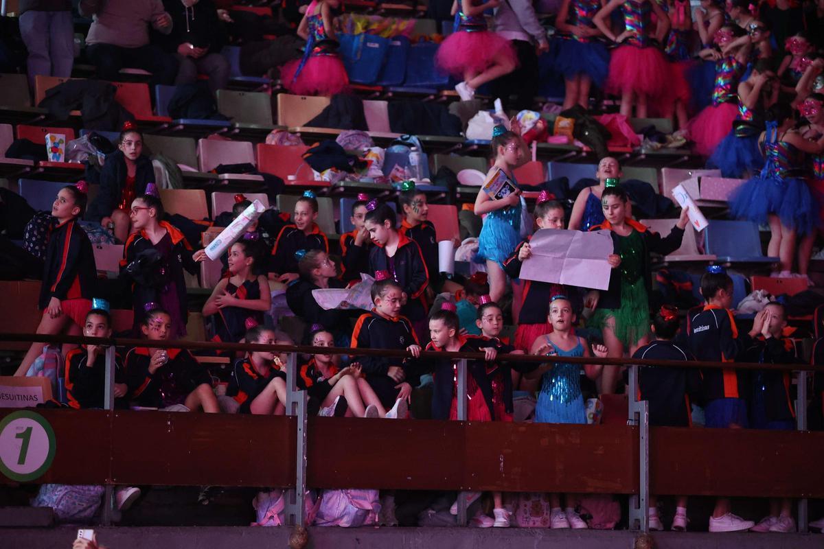 El Festival Intercentros 2026 llenó de colorido y solidaridad el Coliseum