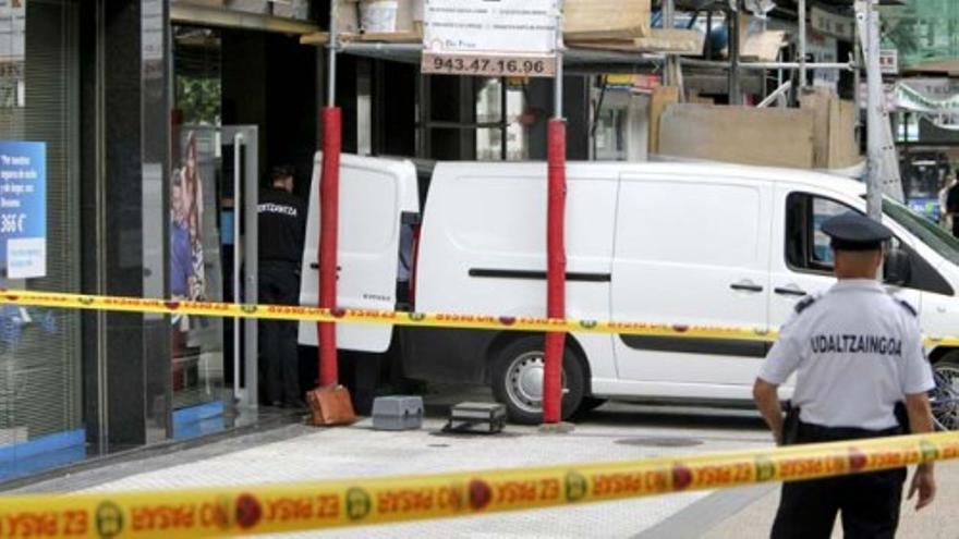 Muere uno de los atracadores de un banco en San Sebastián tras un tiroteo con la Ertzaintza