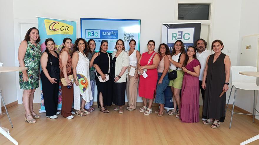 El Imdeec refuerza en Córdoba el talento emprendedor de mujeres del comercio ambulante