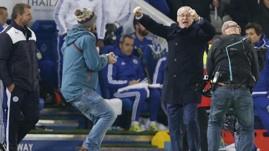 Ranieri, celebrando la victoria ante el Chelsea