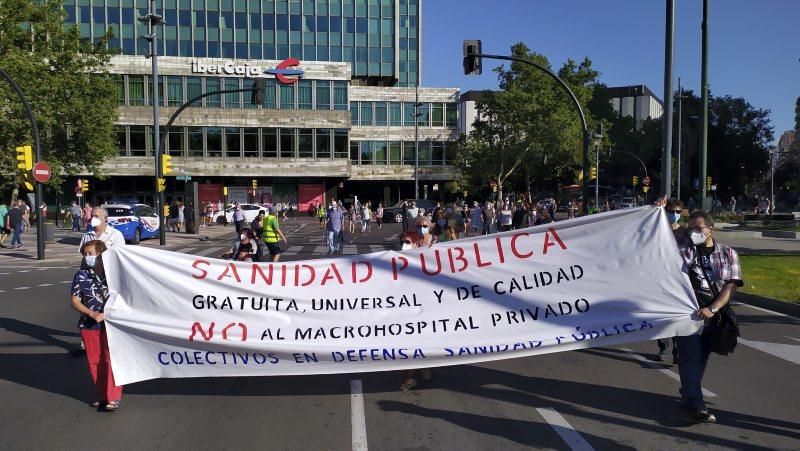Manifestación en contra del hospital privado