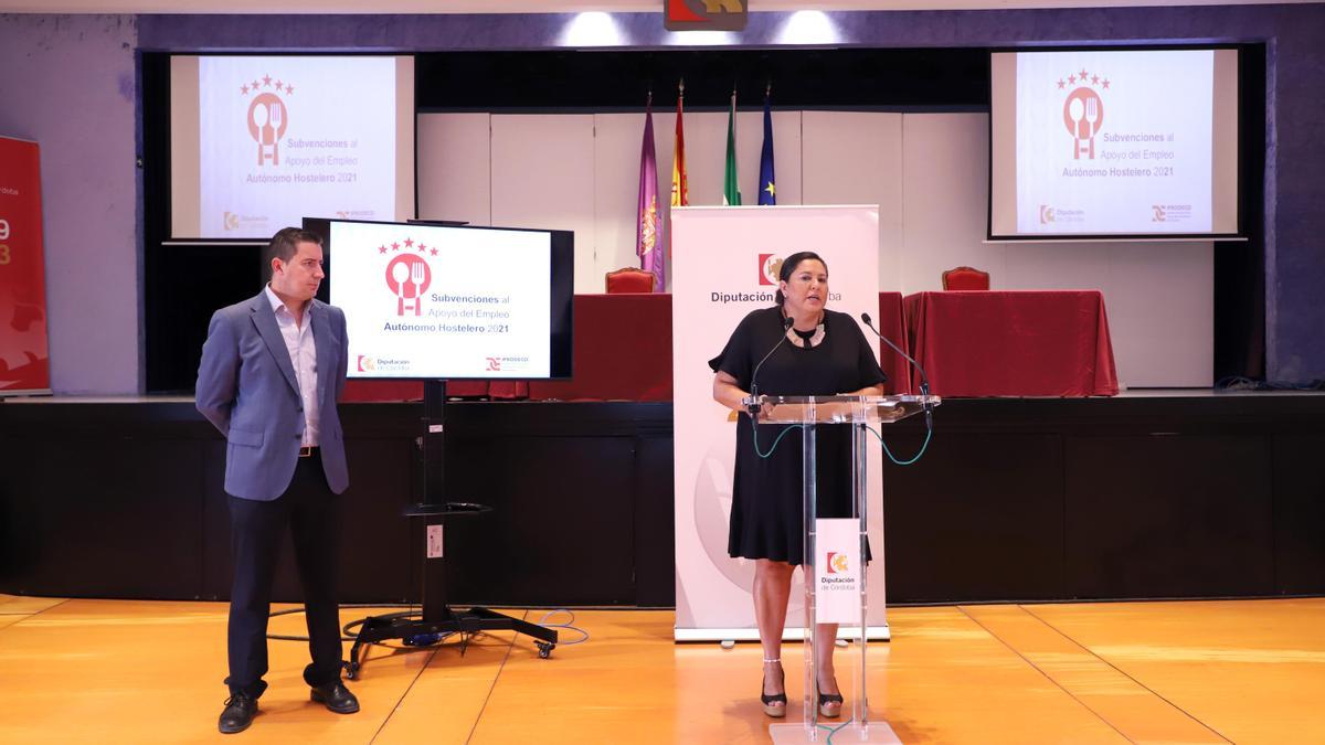 Francisco de la Torre y Dolores Amo, durante la rueda de prensa.