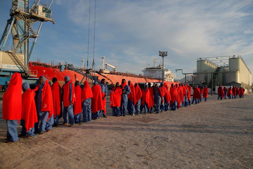 Llegan al puerto de Málaga 239 personas rescatadas de cuatro pateras