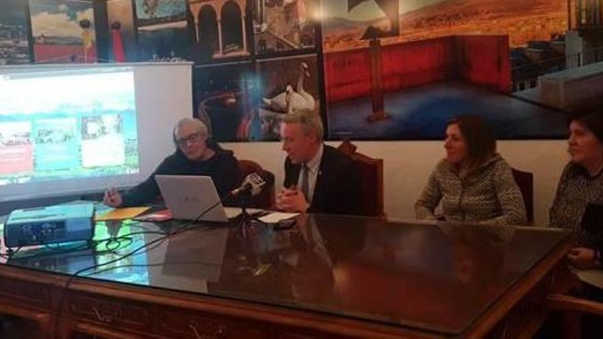 L&#039;alcalde de Puigcerdà, Albert Piñeira, presenta el nou portal a Internet de l&#039;Ajuntament