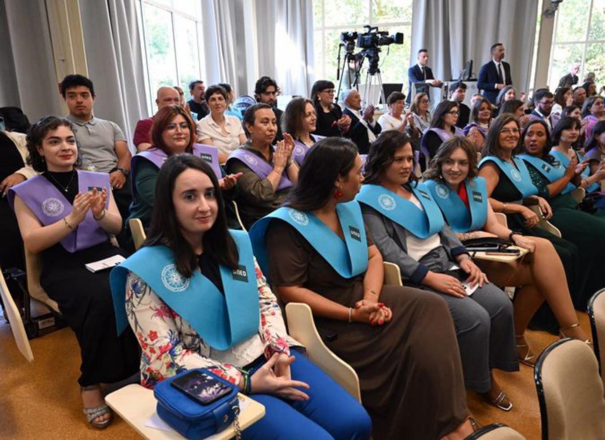 Alumnado de la UNED entre el público. |  R.V.