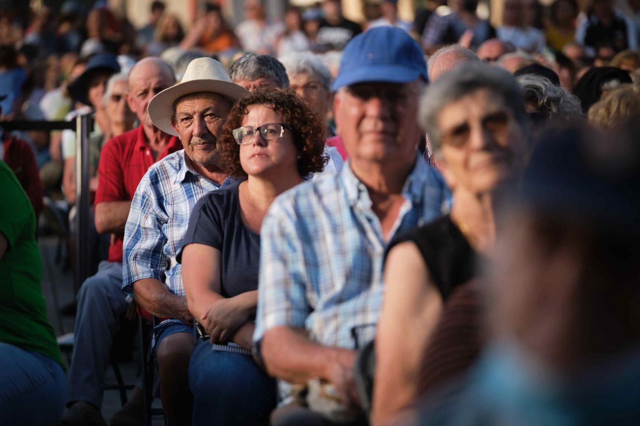 Día de los Mayores-concierto Los del Río en La Laguna