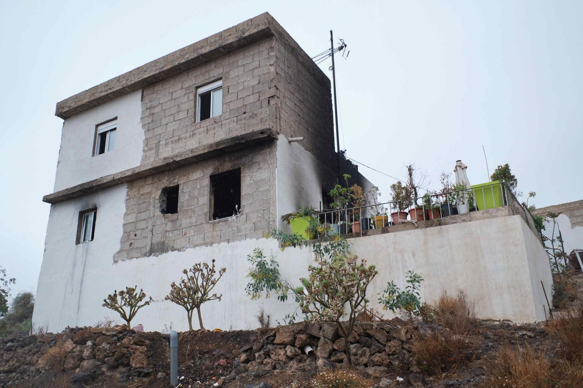 Una mujer, en coma y su hijo de cuatro años, herido tras incendiar su pareja su vivienda en Tenerife