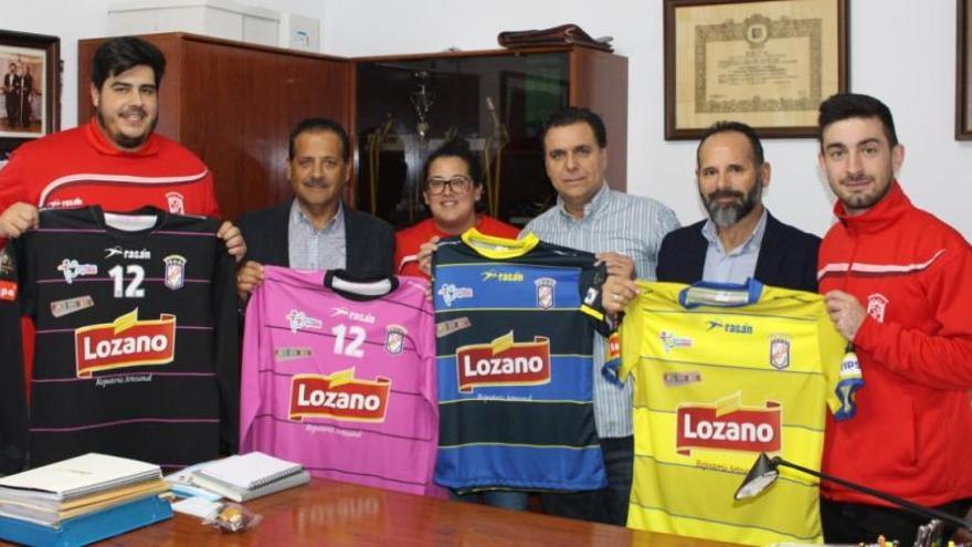 Un momento de la presentación de las nuevas equipaciones del CBM Torrellano