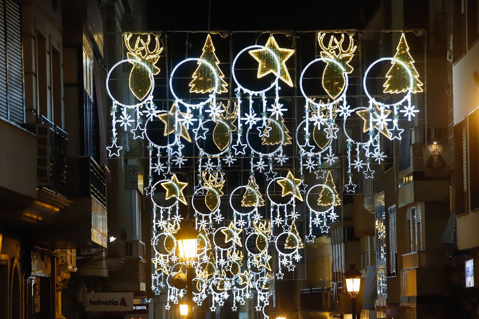 Puente Genil ilumina la Navidad con el estreno mundial de Ecogreenlux