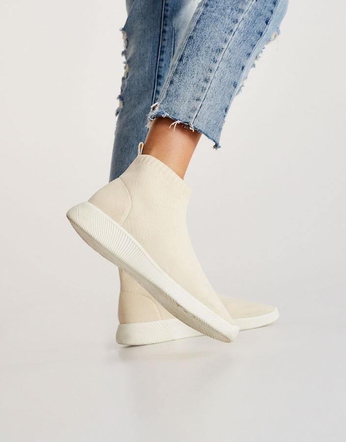Zapatos blancos: la deportiva-calcetín