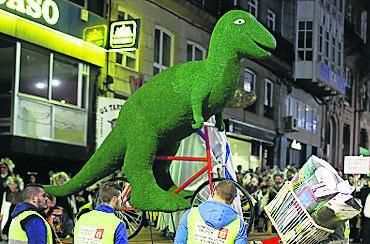 Dinoseto cumple dos años