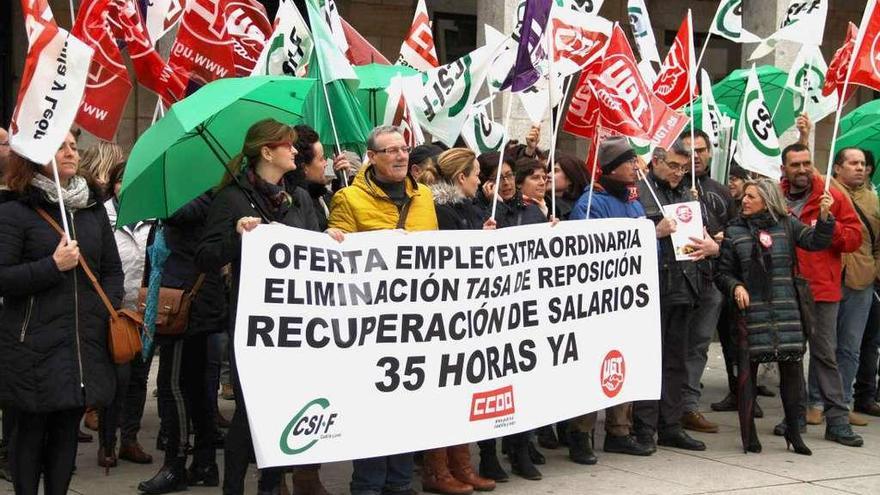 Una de las manifestaciones celebradas en Zamora por los derechos de los funcionarios.