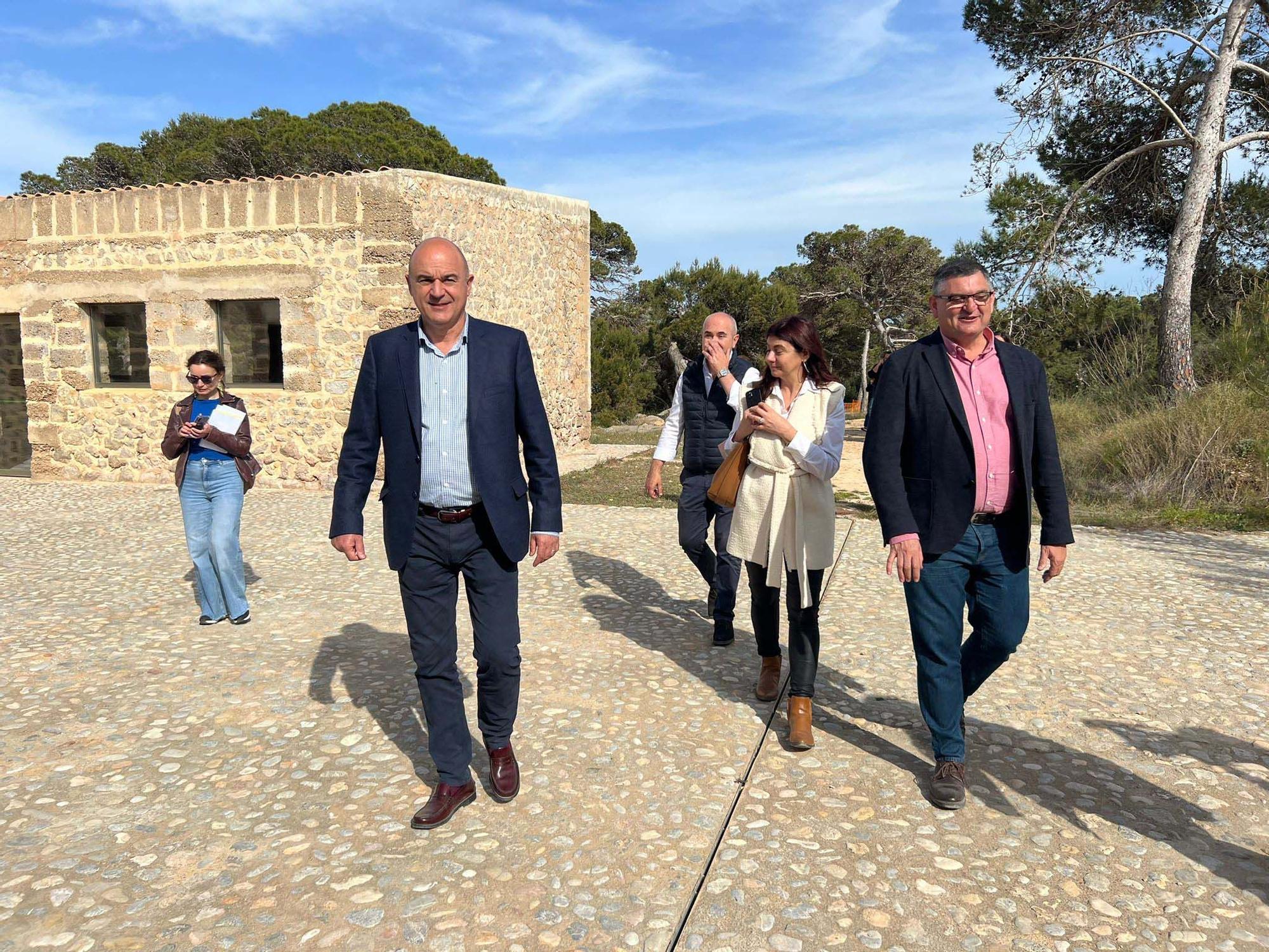 Galería de imágenes del proyecto en el yacimiento fenicio de sa Caleta de Ibiza