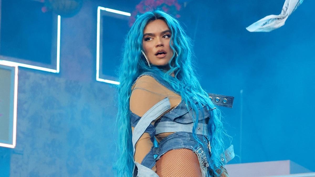 El nuevo look de Karol G con el que dice adiós a su pelo azul