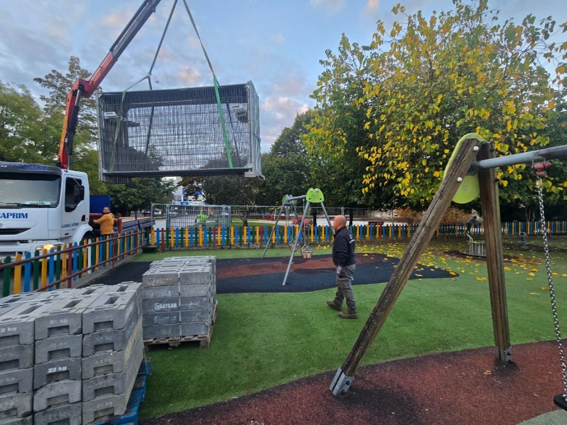 Así se reparara el parque infantil de A Xunqueira, uno de los más importantes y concurridos del Concello de Vilagarcía.