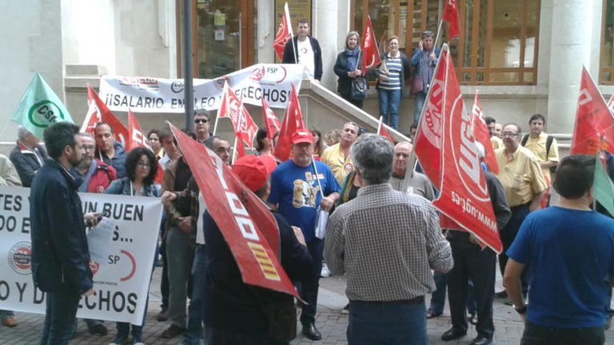 Comienzan los paros en Correos para desbloquear el convenio