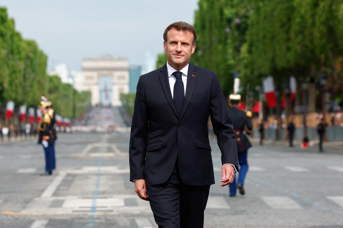 París celebra por todo alto el aniversario de la toma de la Bastilla.