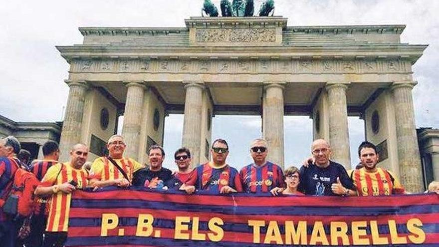 Portocolom in Berlin: mallorquinische Fans vor dem Brandenburger Tor.